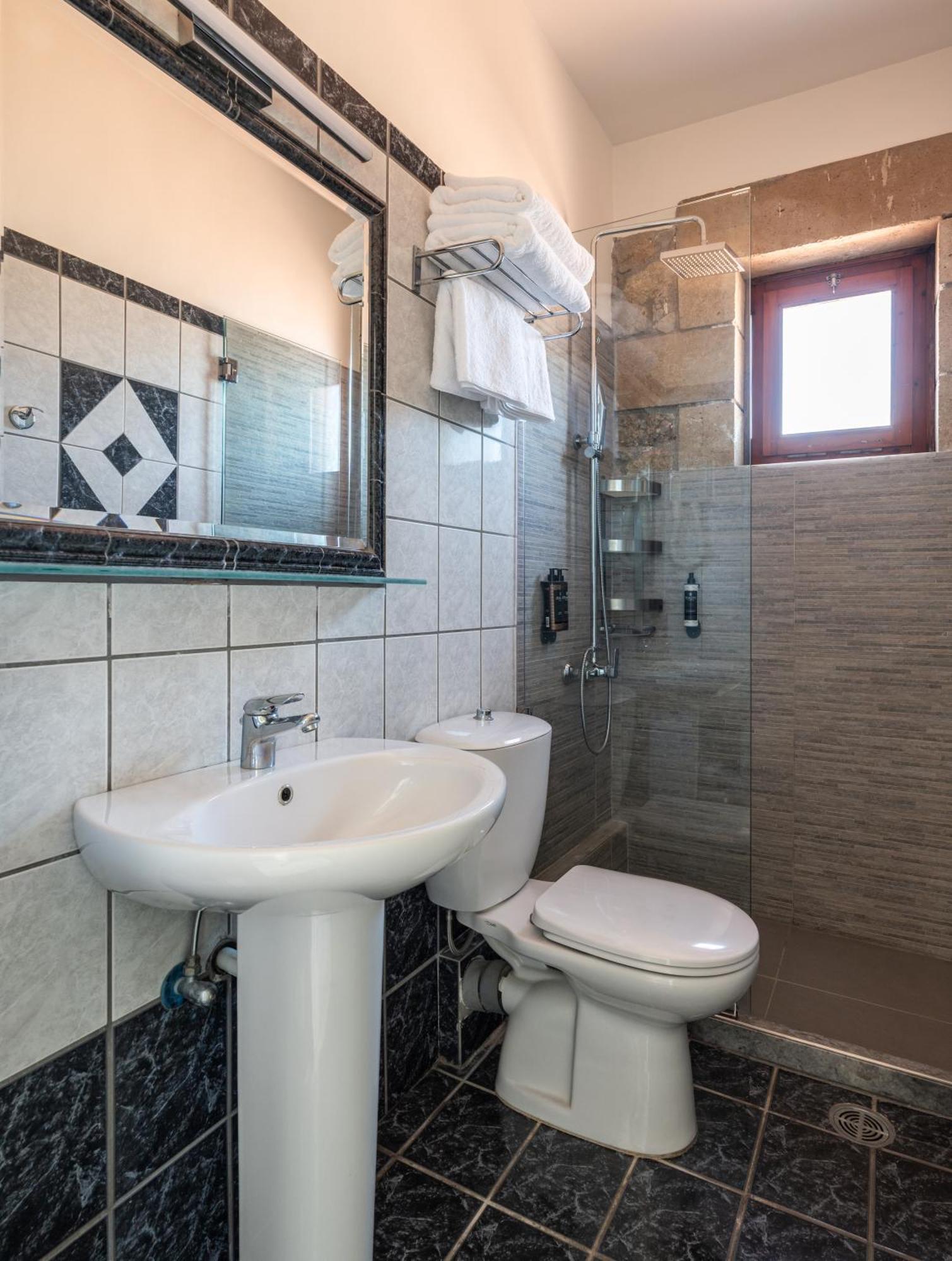 קרדמילי Hotel Liakoto מראה חיצוני תמונה